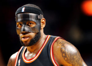 Read more about the article LeBron James: Nasal Fracture
